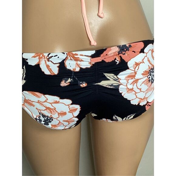 New. Roxy & O’Neill bikini set. S/L. Retails $89 - Picture 6 of 8